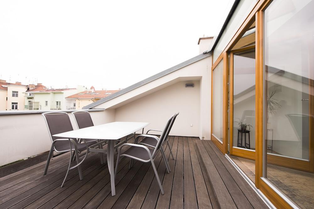 Downtown Kodanska 4* Praag